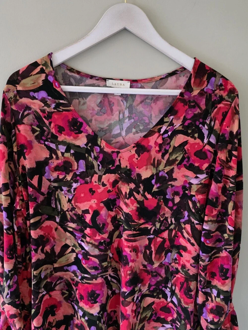 Laura XL Modern Contemporary Romantic Abstract Watercolour Floral Silky Knit Top - Picture 4 of 14